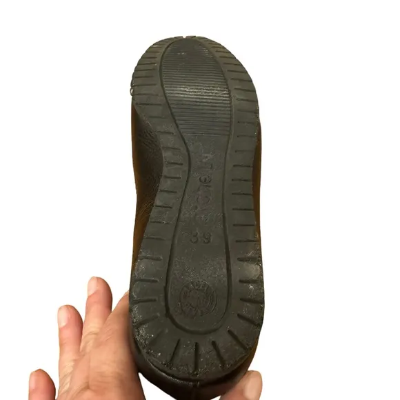 Arche Black Leather Loafers. Size 8 (39). EUC