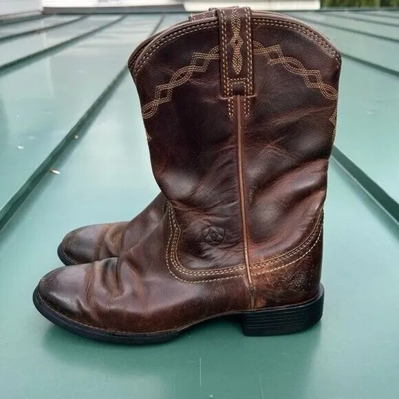 ARIAT brown and tan embroidered leather cowboy boots