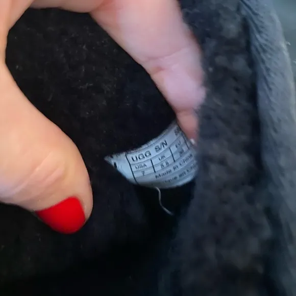 Auth Ugg black medium height boots