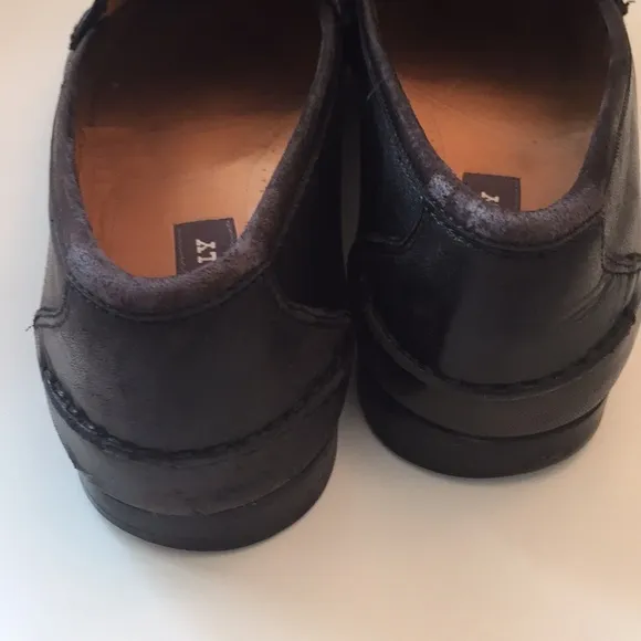 Bally leather tassel loafers.