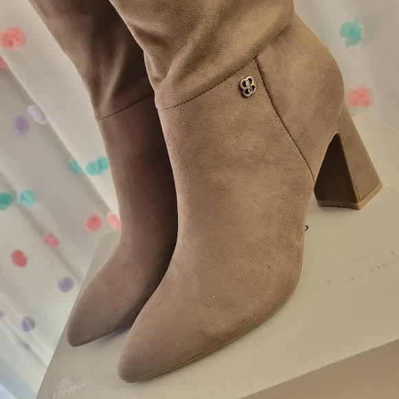 Bandolino Kayla Boots (New In Box)