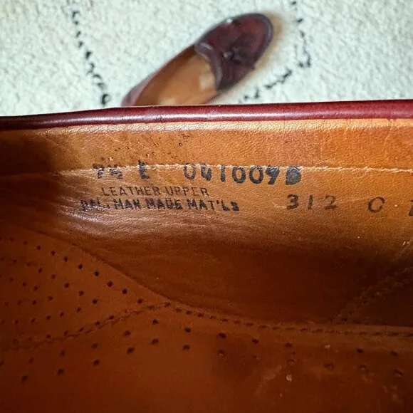 Bass Weejun men's 7.5E (wide) wine leather kiltie tassel loafers preppy ivy