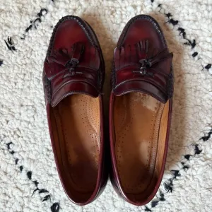 Bass Weejun men's 7.5E (wide) wine leather kiltie tassel loafers preppy ivy