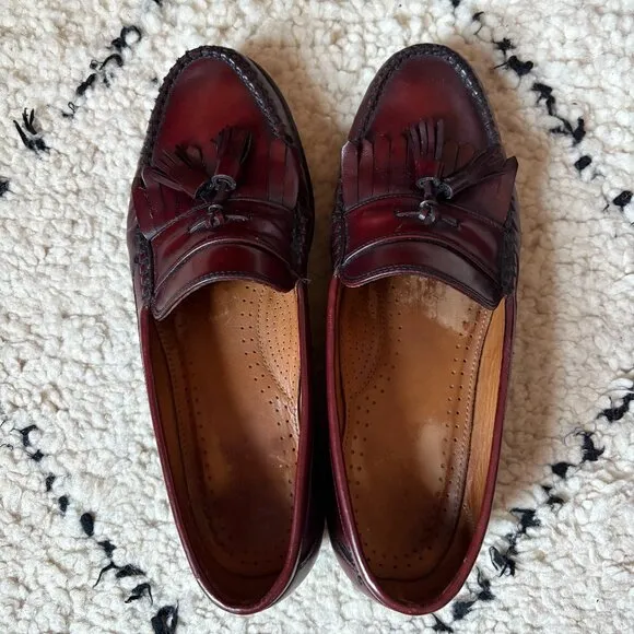 Bass Weejun men's 7.5E (wide) wine leather kiltie tassel loafers preppy ivy