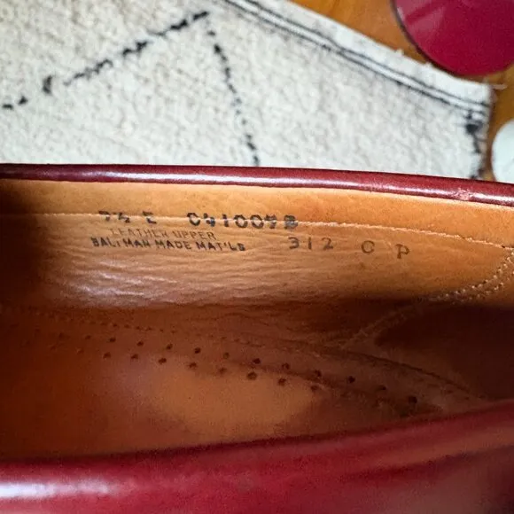 Bass Weejun men's 7.5E (wide) wine leather kiltie tassel loafers preppy ivy