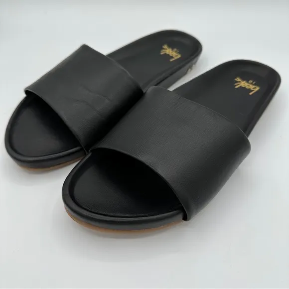 Beek women’s size 10 black leather Gallito sandals.