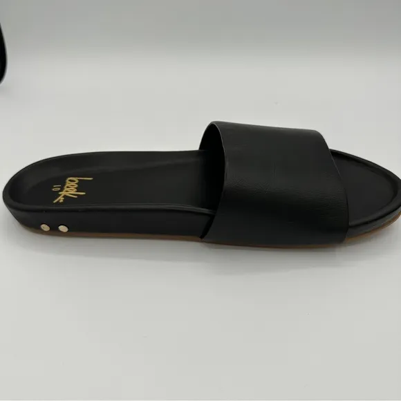 Beek women’s size 10 black leather Gallito sandals.