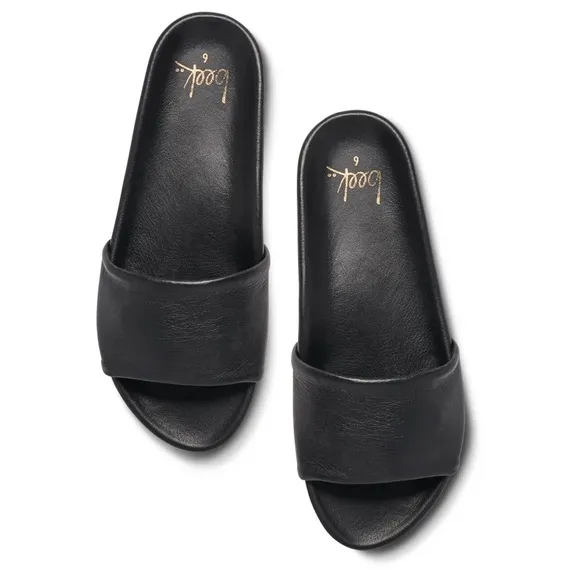 Beek women’s size 10 black leather Gallito sandals.