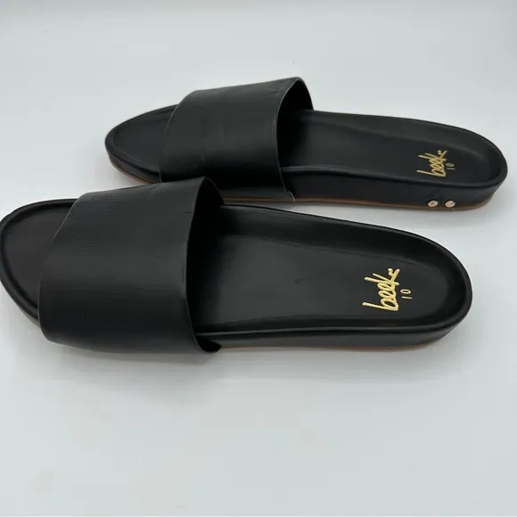 Beek women’s size 10 black leather Gallito sandals.