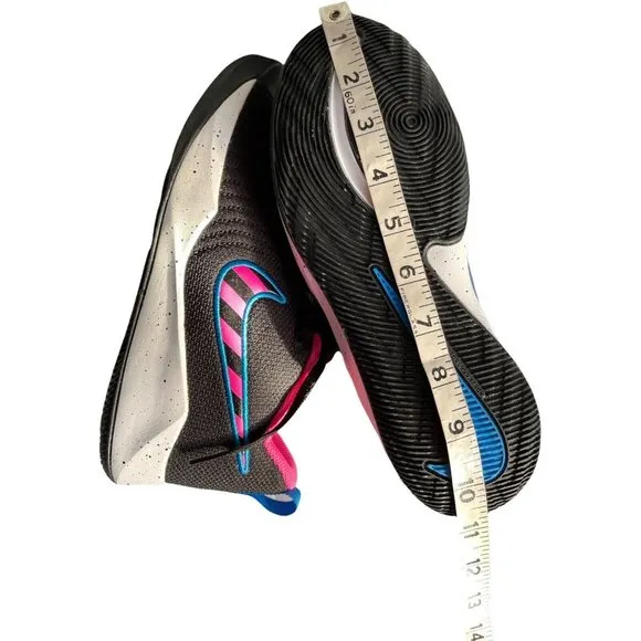 Big Kid Sneakers Size 5.5Y NIKE Team Hustle Quick 2 (GS) Black Blue-Pink
