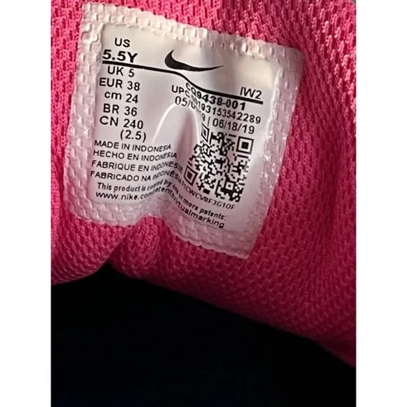 Big Kid Sneakers Size 5.5Y NIKE Team Hustle Quick 2 (GS) Black Blue-Pink