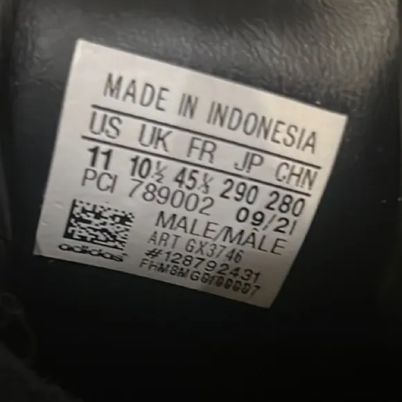 Black and White Men's Sneakers