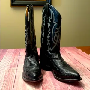 Black western Boots with Glossy Finish and Pointed Toe