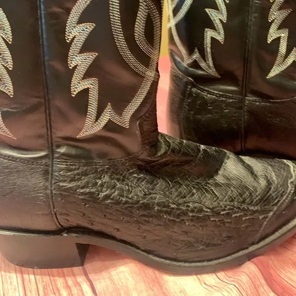 Black western Boots with Glossy Finish and Pointed Toe