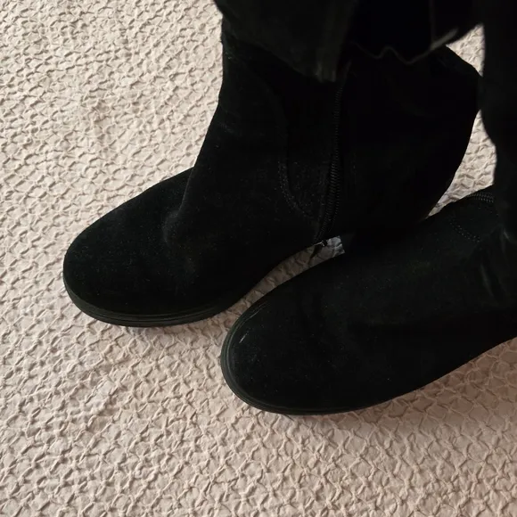 Black Women’s High Knee Suede Heel Boots