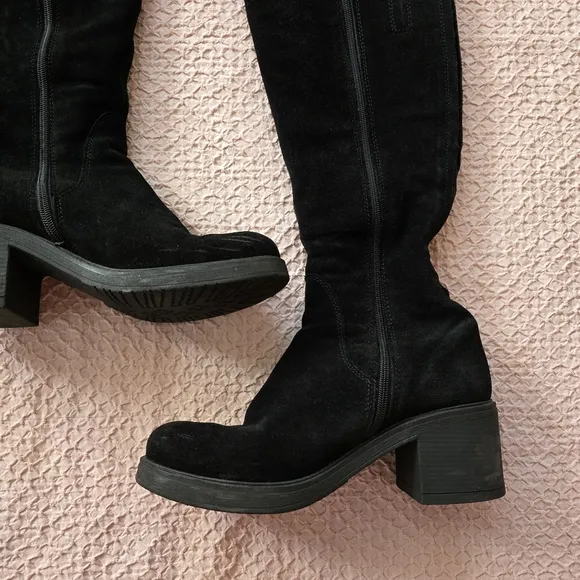 Black Women’s High Knee Suede Heel Boots