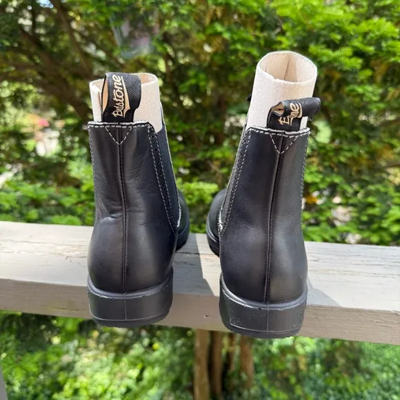 Blundstone Black Chelsea Boots Ankle Height Rubber Sole