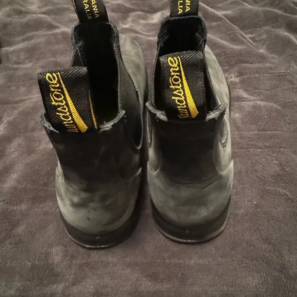 Blundstone Black Chelsea Boots with Elastic Panels
