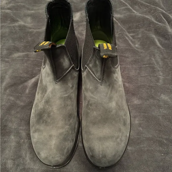 Blundstone Black Chelsea Boots with Elastic Panels