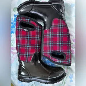 Bogs Classic Pull On Plaid Waterproof Boots - 7 - Mid Height