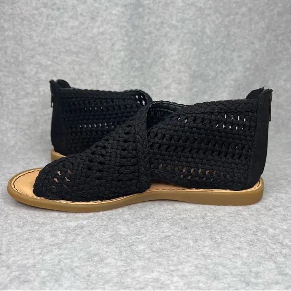 Born Iwa Mac Black Knit Cross Front Zip On Sandals Size 8 Crochet Comfort New