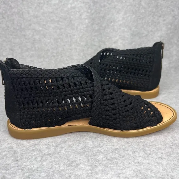 Born Iwa Mac Black Knit Cross Front Zip On Sandals Size 8 Crochet Comfort New