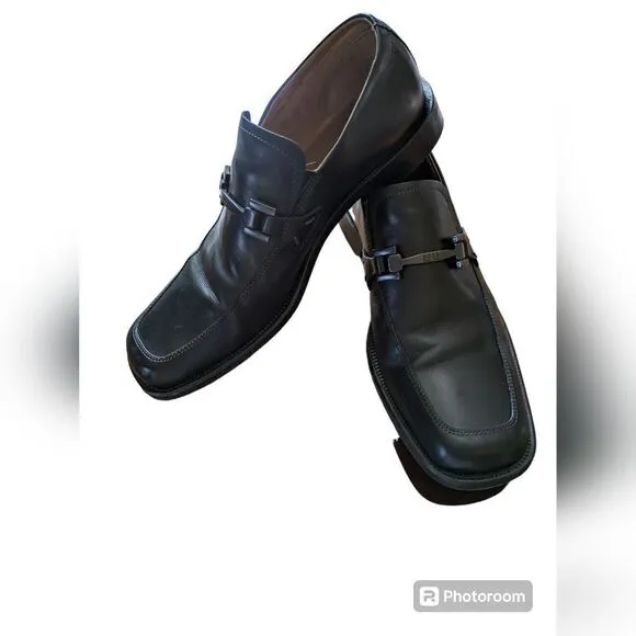 BOSS Hugo Boss men’s Italian made leather loafers. Black.