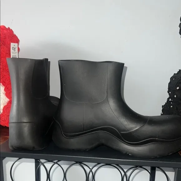 Bottega Veneta Black Rain &amp; Snow Boots with Grip Sole