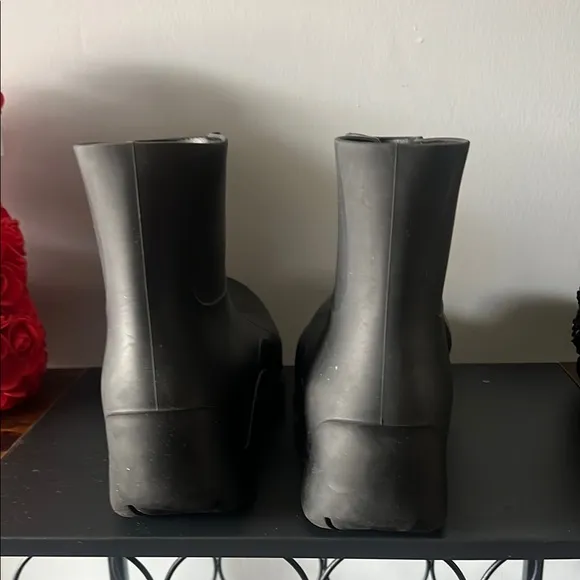 Bottega Veneta Black Rain &amp; Snow Boots with Grip Sole