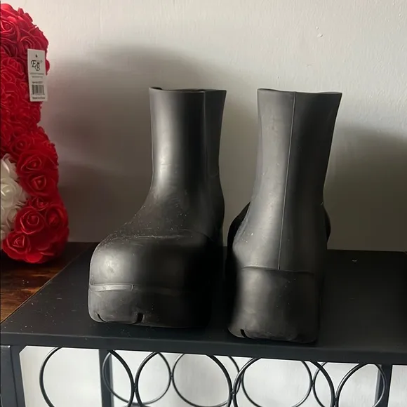 Bottega Veneta Black Rain &amp; Snow Boots with Grip Sole