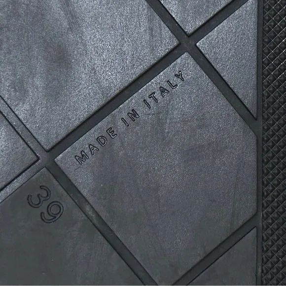 BOTTEGA VENETA RUBBER SLIDES
