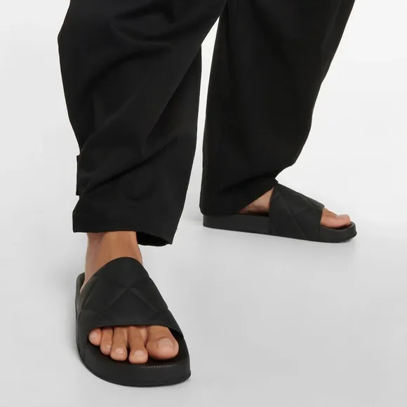 BOTTEGA VENETA RUBBER SLIDES