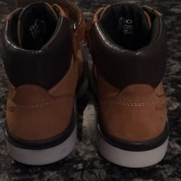 BOYS GEOX BOOTS SIZE 28
