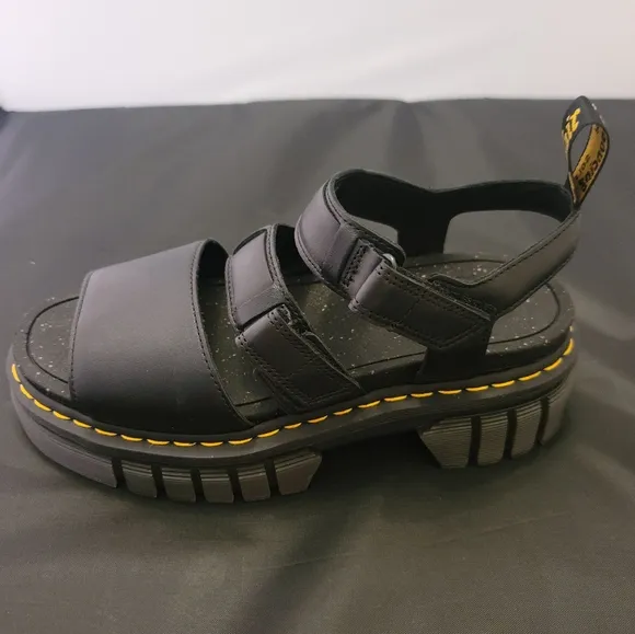 BRAND NEW DR MARTENS RICKI NAPPA LUX LEATHET 3-STRAP PLATFORM SANDAL