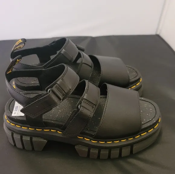 BRAND NEW DR MARTENS RICKI NAPPA LUX LEATHET 3-STRAP PLATFORM SANDAL