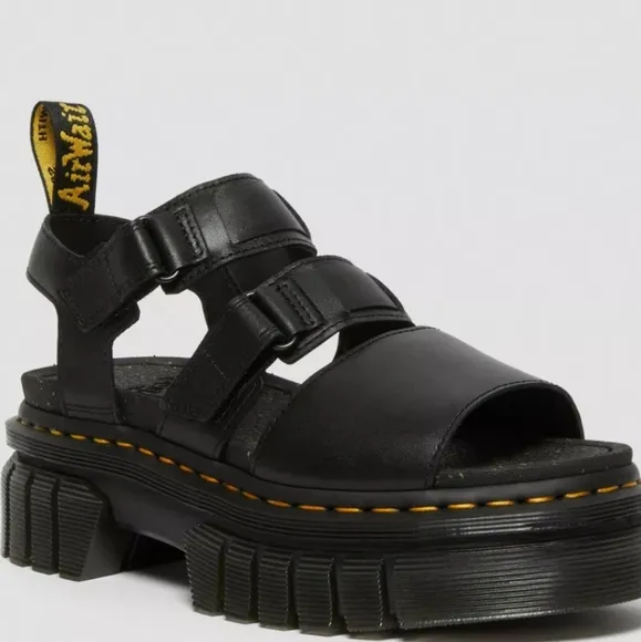 BRAND NEW DR MARTENS RICKI NAPPA LUX LEATHET 3-STRAP PLATFORM SANDAL