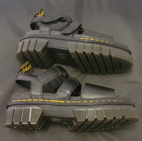 BRAND NEW DR MARTENS RICKI NAPPA LUX LEATHET 3-STRAP PLATFORM SANDAL