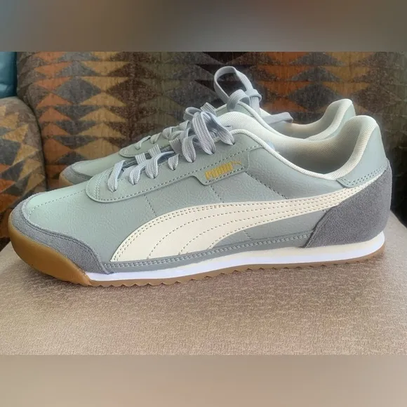 Brand new gray puma sneakers