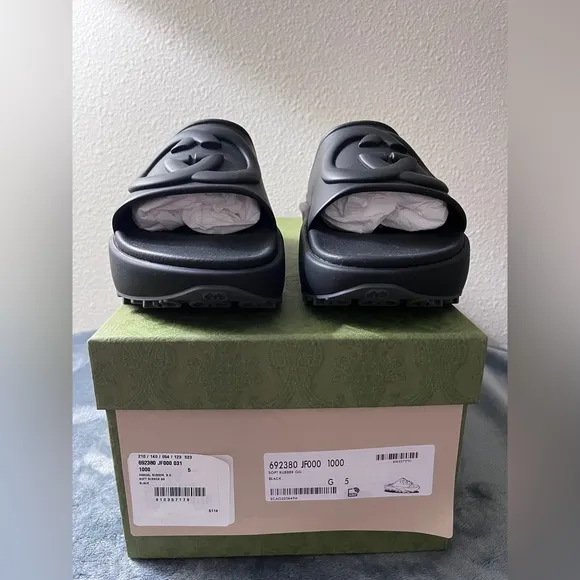 Brand New Men’s Gucci Rubber Platform Black Sandals Size 5 (US size 5.5)
