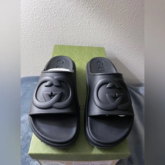 Brand New Men’s Gucci Rubber Platform Black Sandals Size 5 (US size 5.5)
