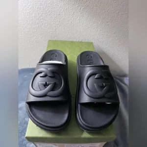 Brand New Men’s Gucci Rubber Platform Black Sandals Size 5 (US size 5.5)