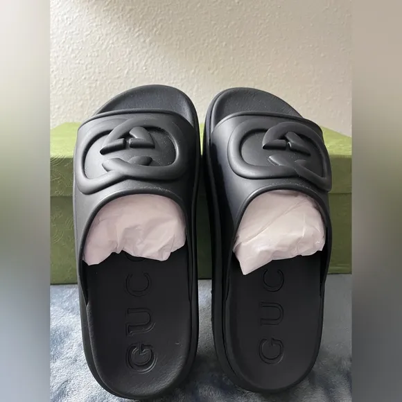 Brand New Men’s Gucci Rubber Platform Black Sandals Size 5 (US size 5.5)