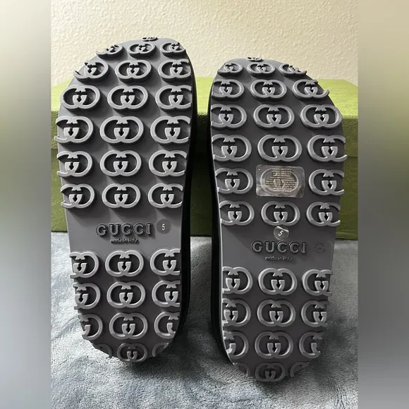 Brand New Men’s Gucci Rubber Platform Black Sandals Size 5 (US size 5.5)