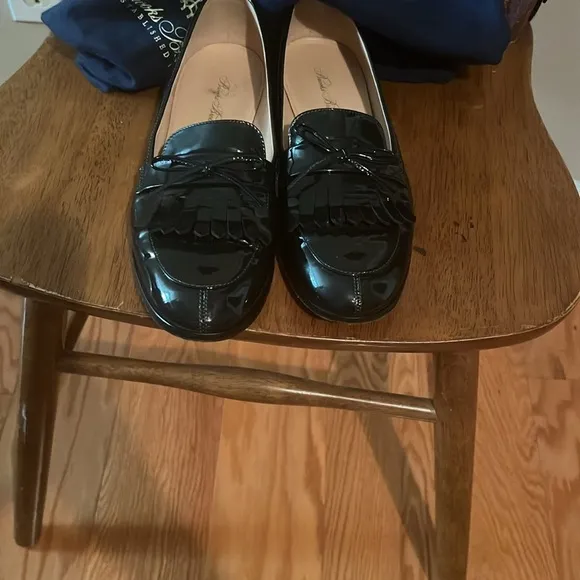Brooks Brothers Navy Patent Leather Kiltie Loafers, size 9