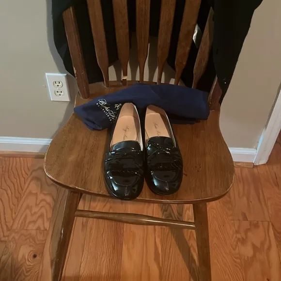 Brooks Brothers Navy Patent Leather Kiltie Loafers, size 9