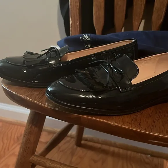 Brooks Brothers Navy Patent Leather Kiltie Loafers, size 9