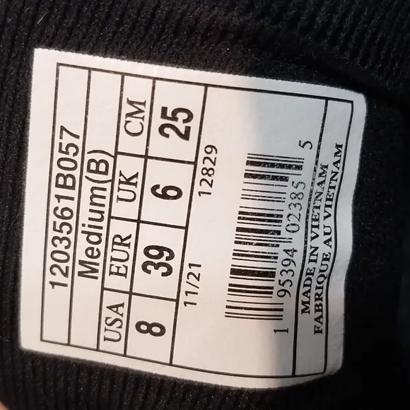 Brooks Women's Black Running &quot;GHOST&quot; Sneakers...Size 8...EUC