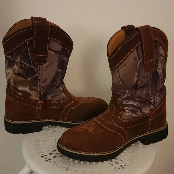 Buckaroo Youth Camo Pink Pull On Boots Size 5