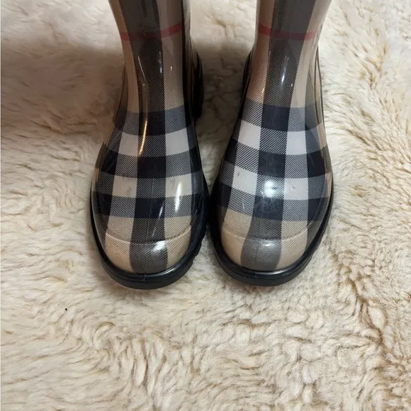 Burberry Nova Tan and Black Plaid Rain Boots size 36 or 6