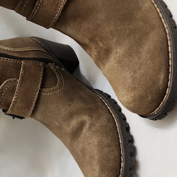 Bussola Brown Heeled Boots with Chunky Design and Mid-Calf Height (w size 38)